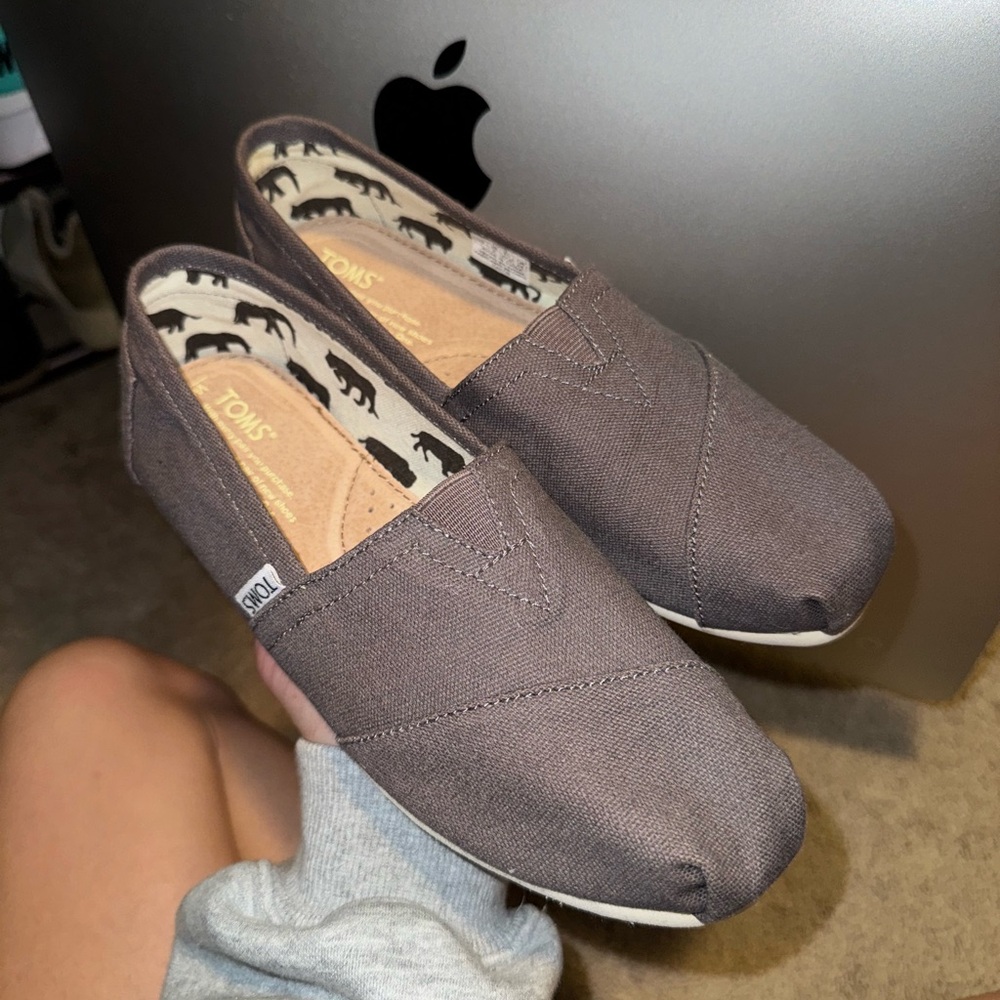 Tom’s Classic Slip-ons